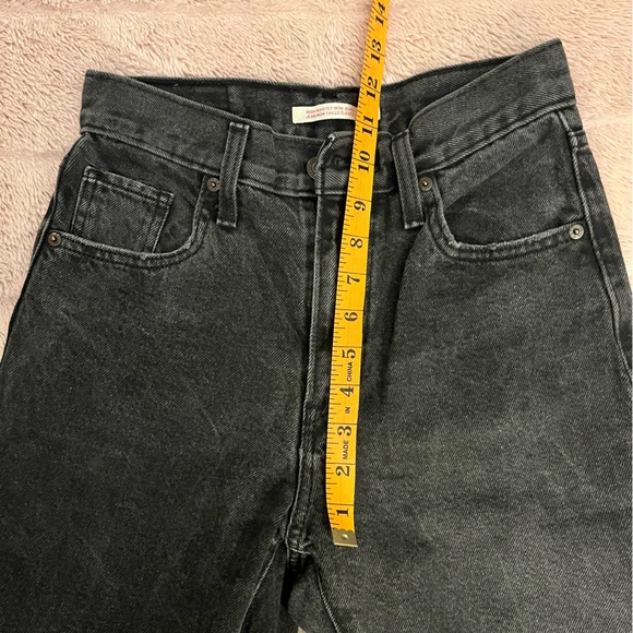 LEVI’S High Waisted Mom Jeans Black Distressed Size 26 - Picture 7 of 16